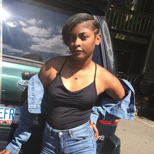 Meet your Posher, Dena